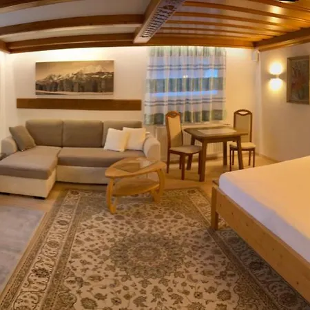 Haus Waldrand Διαμέρισμα Oberndorf in Tirol