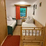 Haus Waldrand Apartament Oberndorf in Tirol