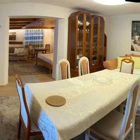 Appartamento Haus Waldrand Oberndorf in Tirol