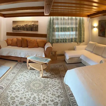 Haus Waldrand דירה *